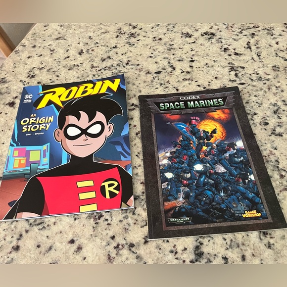 Warhammer/DC Super Heroes Other - Warhammer 40k Space Marines Codex 1998 3rd Edition book/DC Super Heroes Robin